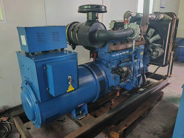 岫岩100kW柴油发电机组使用多级机油有哪些优缺点？